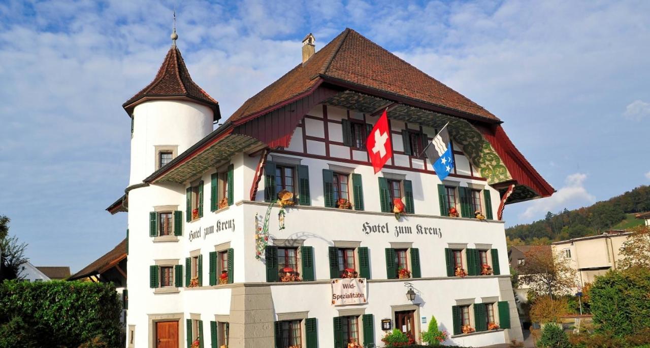 Suhr Hotel Zum Kreuz מראה חיצוני תמונה