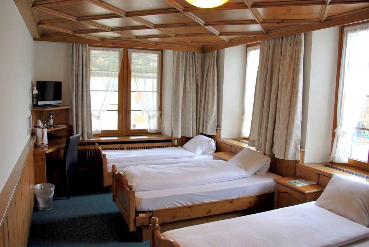 Suhr Hotel Zum Kreuz מראה חיצוני תמונה