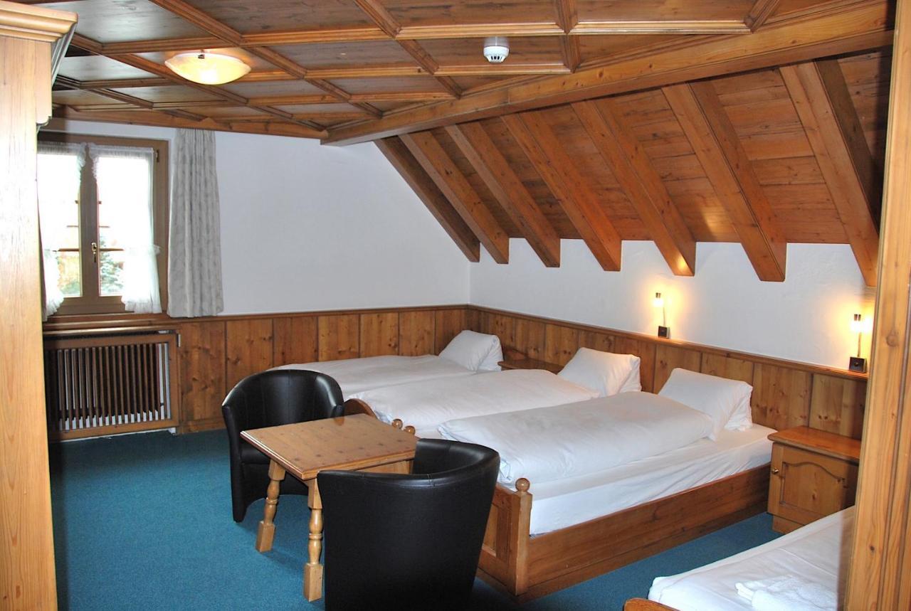 Suhr Hotel Zum Kreuz מראה חיצוני תמונה